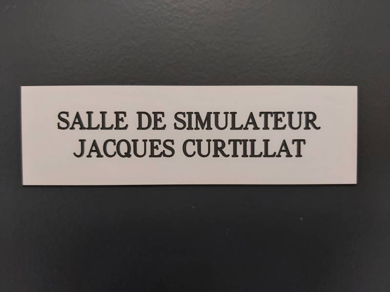 nom de la salle du simulateur de vol d'Avnir Aviation Lyon-Bron