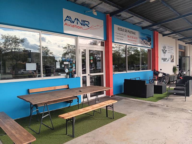 Stage Jeune : Initiez-vous au pilotage d’un avion avec Avnir Aviation pendant les vacances scolaires