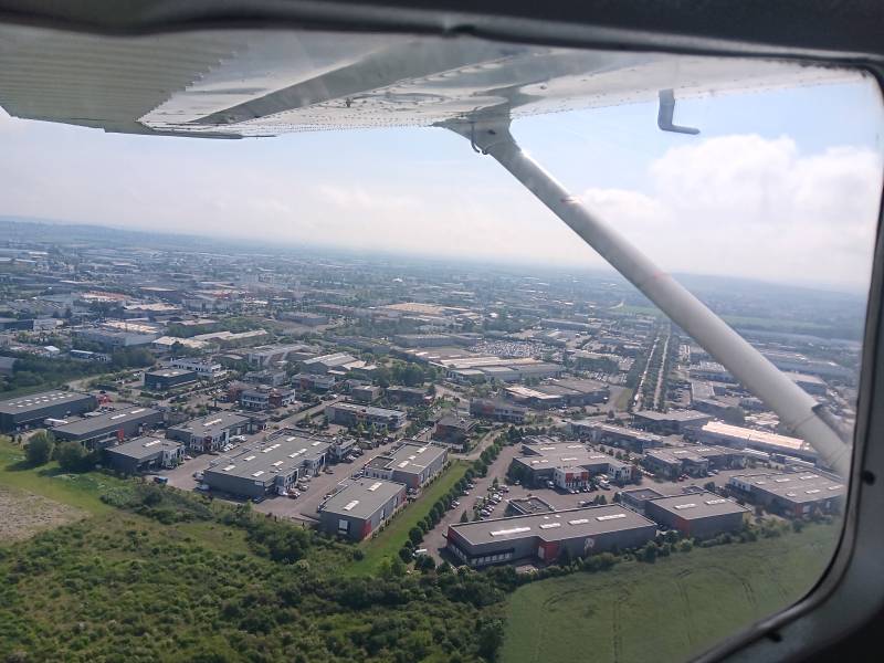 Idée Cadeau Fête des Pères : Offrez un Vol Inoubliable avec Avnir Aviation