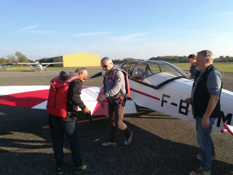 Mise en place du parachute avec Hervé