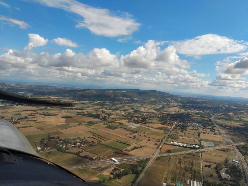 Larégione lyonnaise vue d'un Cessna 172 Lyon-Bron