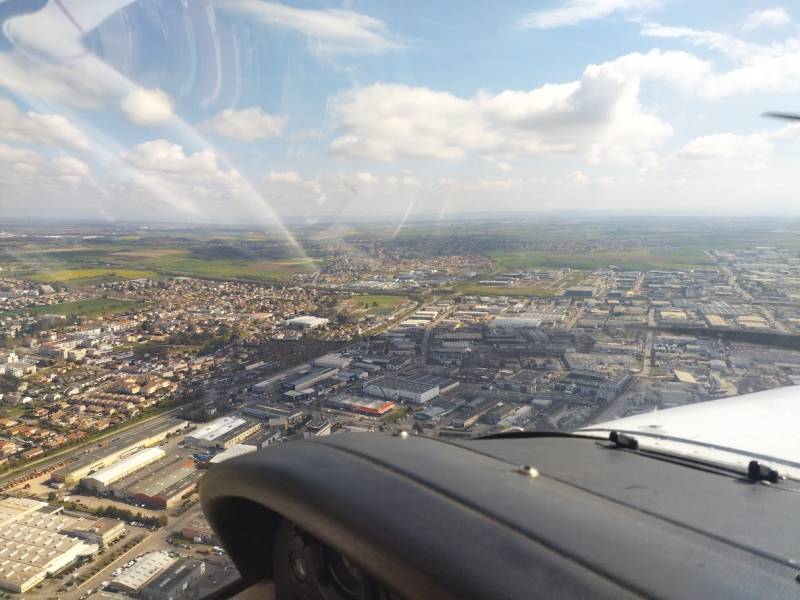 Cadeau Fête des Mères à Lyon : une expérience aérienne avec Avnir Aviation