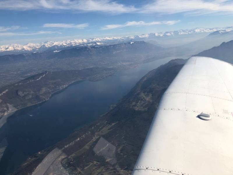 Paysage vu d'un avion en vol