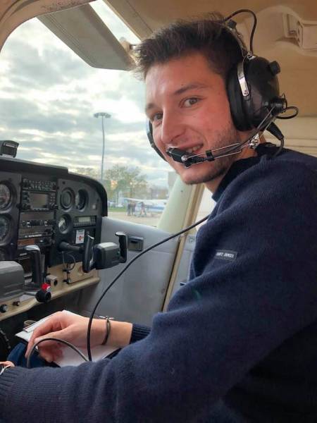 Ambroise à son retour de vol