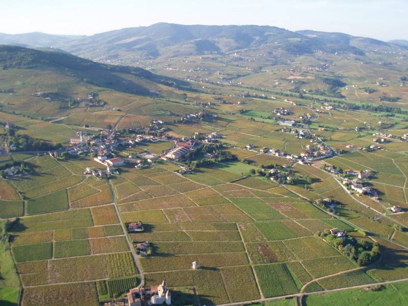 Vol découverte du vignoble du Beaujolais en avion léger avec moniteur certifié depuis Lyon Bron