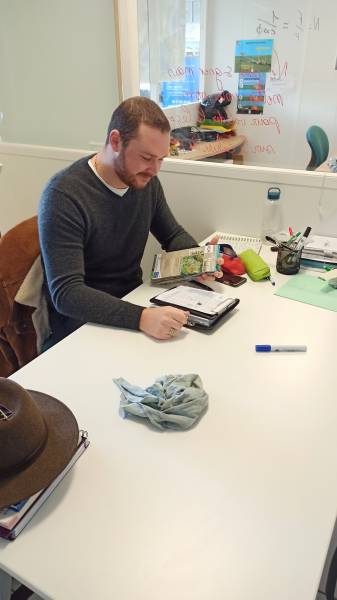 élève en formation sur un bureau Lyon-Bron