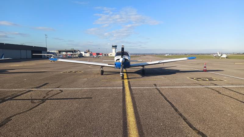 Location avion privé Piper PA28R201 ARROW III - Train rentrant / Pas variable