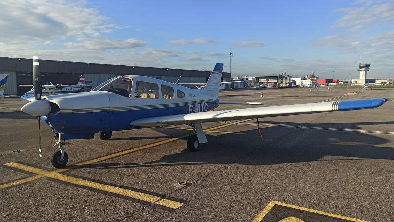 Location avion privé Piper PA28R201 ARROW III - Train rentrant / Pas variable